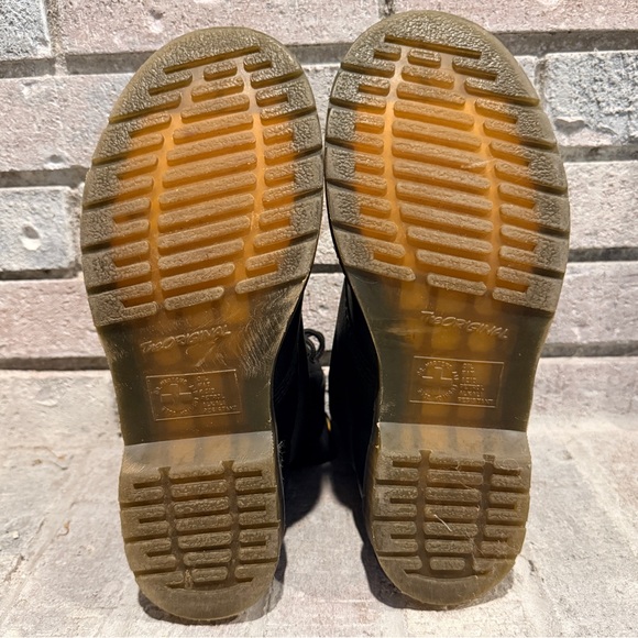 Dr. Martens 1460 Black Leather 8-Eye Yellow Stitch Combat Boots Women’s 8 /EU 39 - Picture 7 of 10